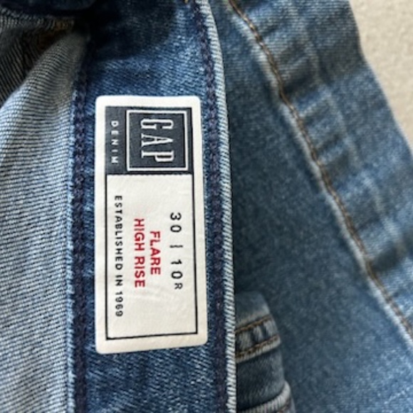 Gap Jeans - Highrise flared NWT - Picture 7 of 7